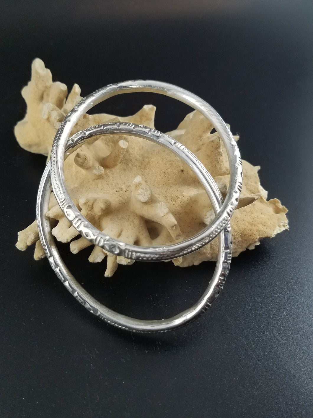T BANGLE