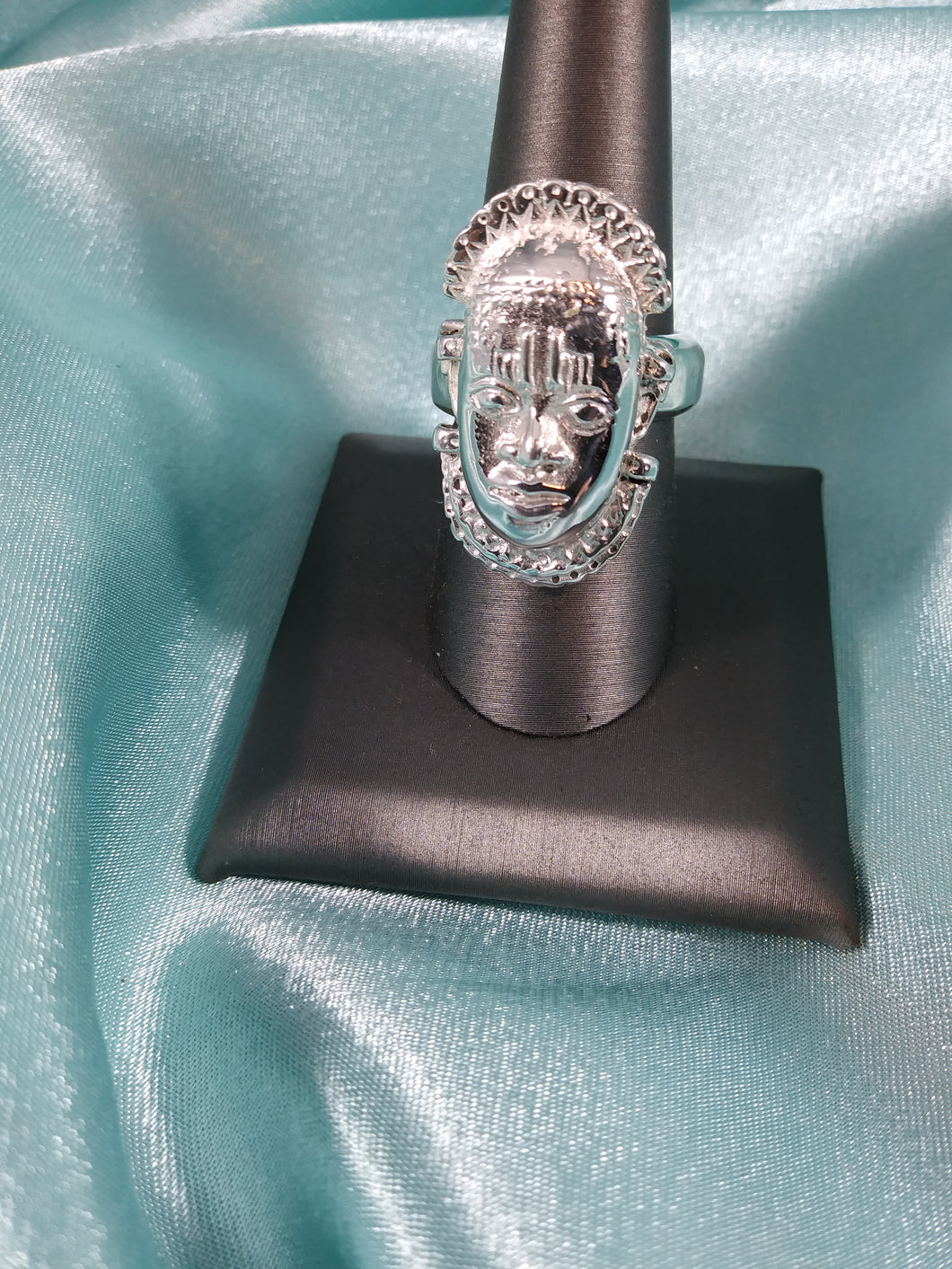 QUEEN RING